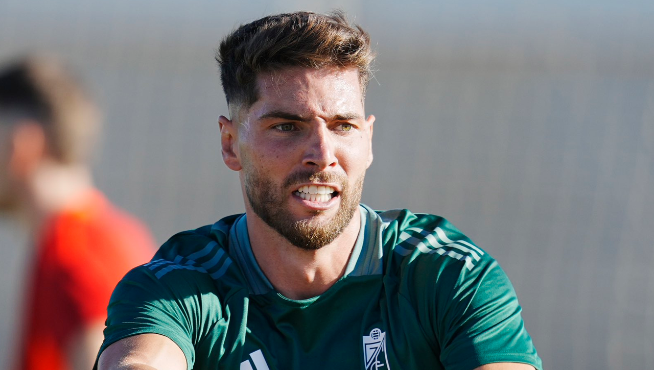 Luca Zidane mira las negociaciones del Granada con Diego Mariño