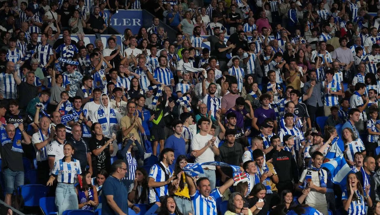 Investigan la muerte de un aficionado de la Real Sociedad al caerse en el Reale Arena