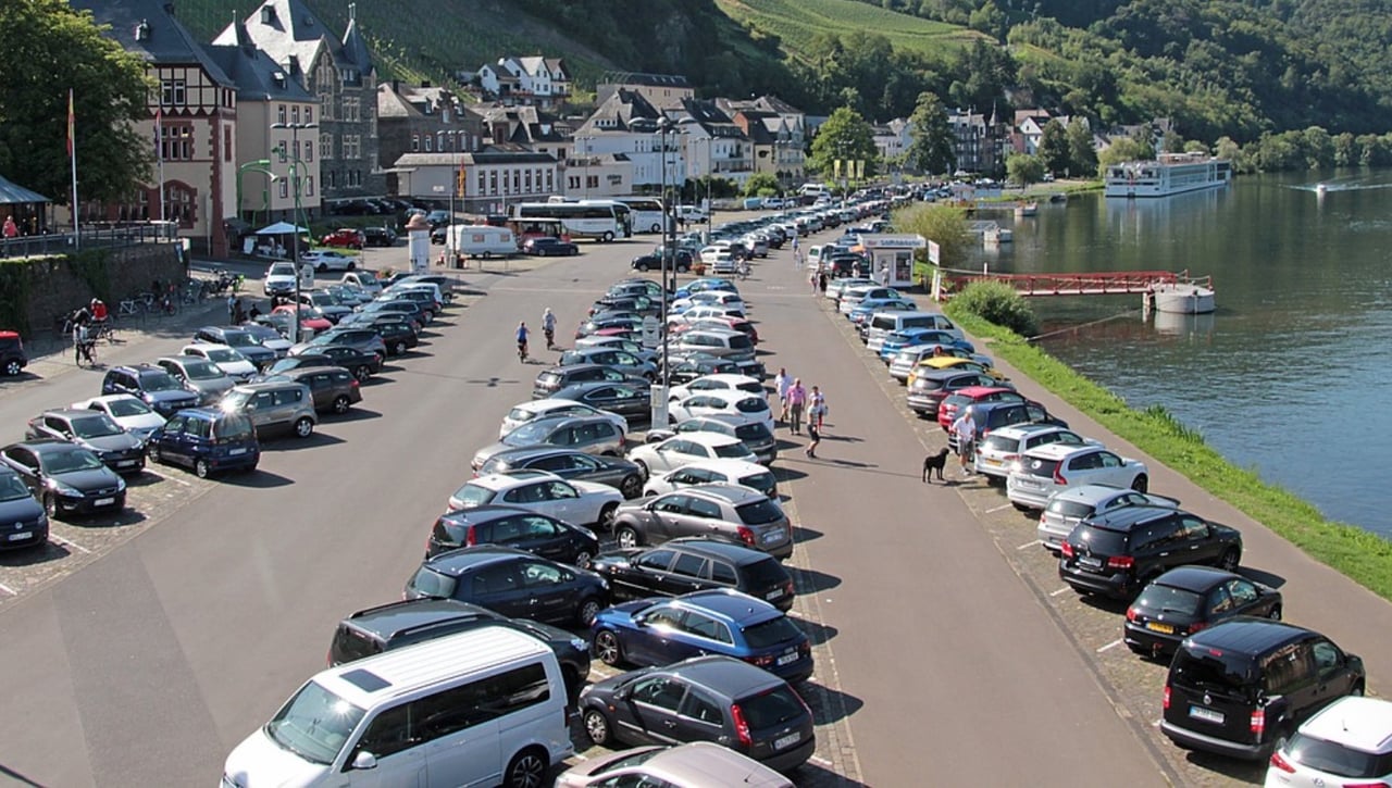 Comienza la persecución de la DGT con multas de 200 euros