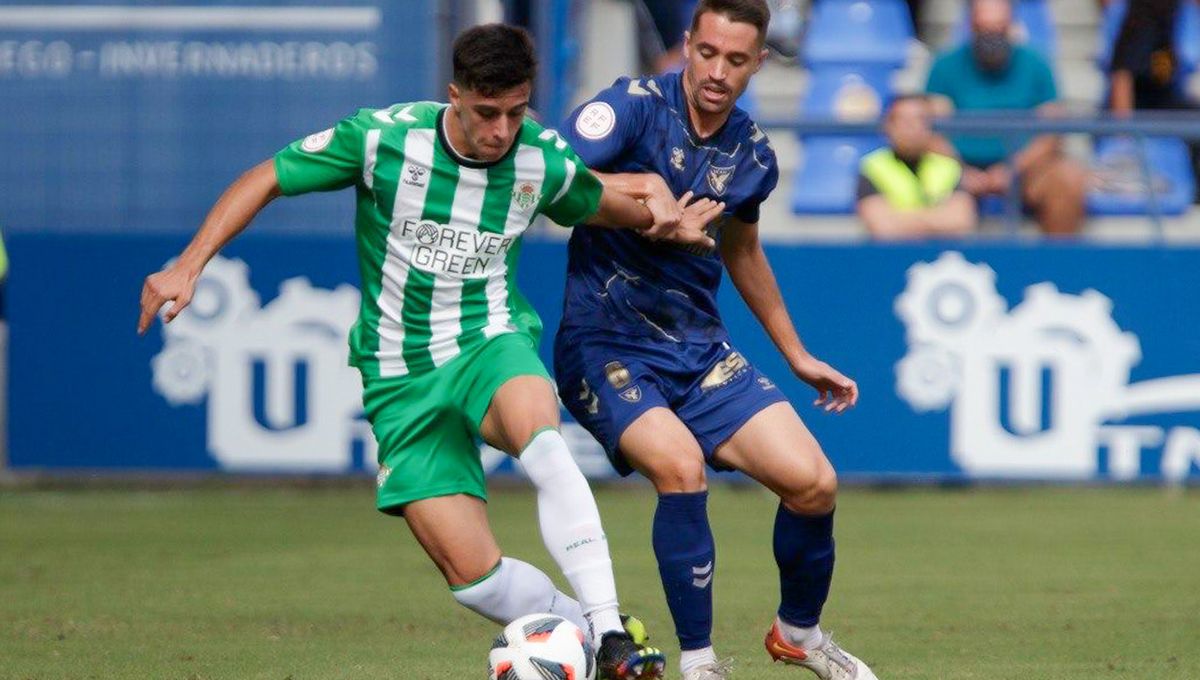 UCAM Murcia 3-0 Betis Deportivo: Cosido a picotazos por uno de los gallitos
