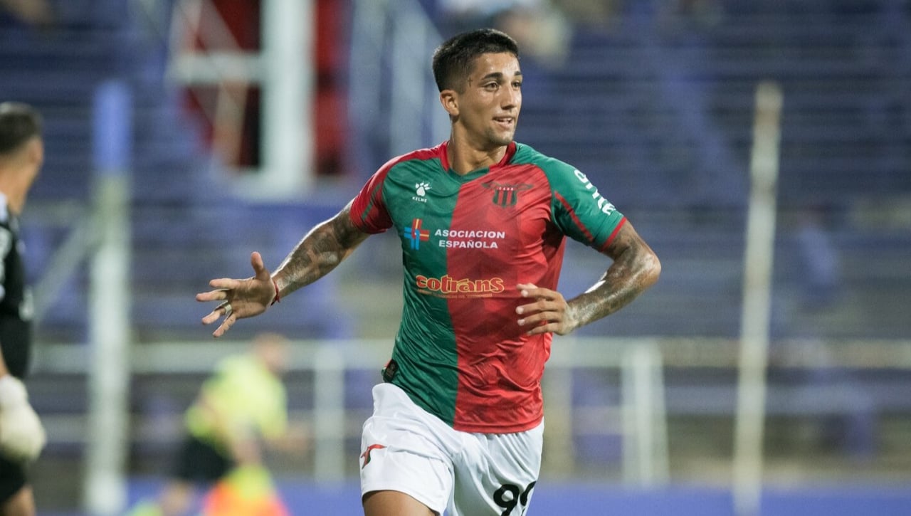 El Almería recibe un 'pellizco' por Cristian Olivera