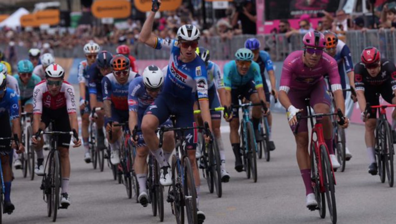 Clasificación Giro 2024 tras la etapa 18 - Merlier se lleva el último sprint y Pogacar sigue primero en la general del Giro de Italia