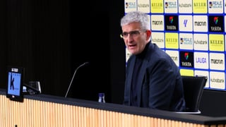 Roberto Olabe anuncia los motivos de su marcha y señala a Imanol Alguacil