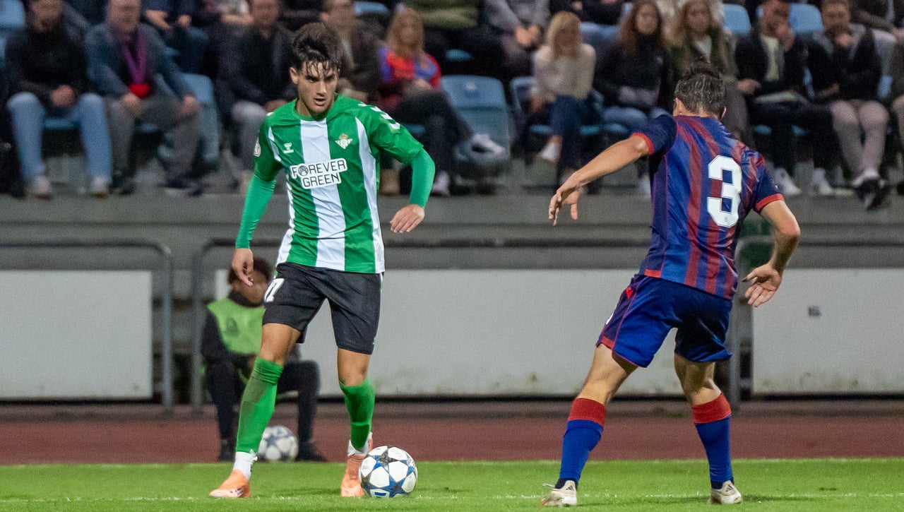 Basilea 3-2 Betis: Se deja remontar dos goles y deberá resolver en casa