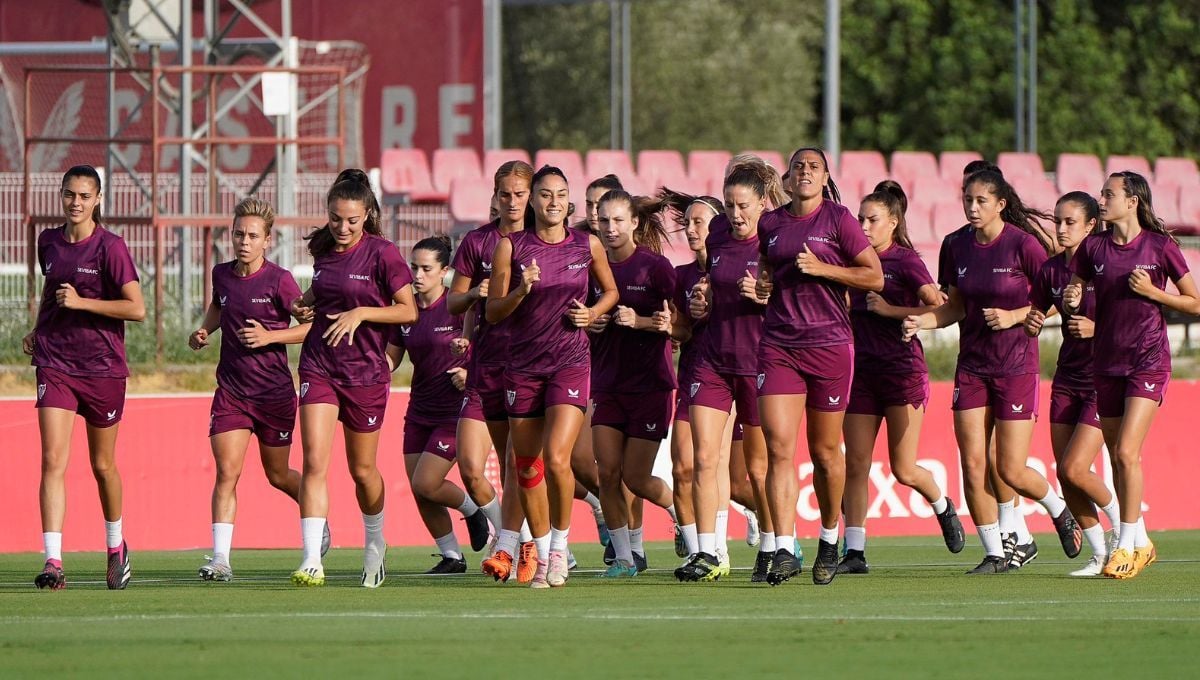 El Sevilla FC Femenino abre la pretemporada ayudando a una gran lucha