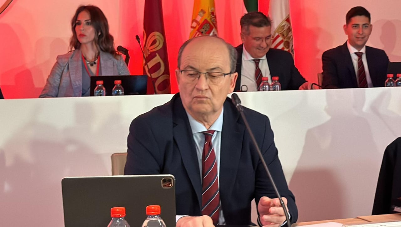 Pepe Castro manda un "recadito" a José María del Nido Benavente 