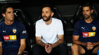 Manzanedo, leyenda del Valencia, zarandea a la dirección deportiva: "El Valencia es un club que tiene que invertir en refuerzos, que tiene que saber vender, pero también comprar"