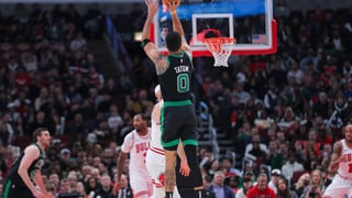 Los Celtics consiguen la victoria más ajustada el día que Chris Paul hace historia