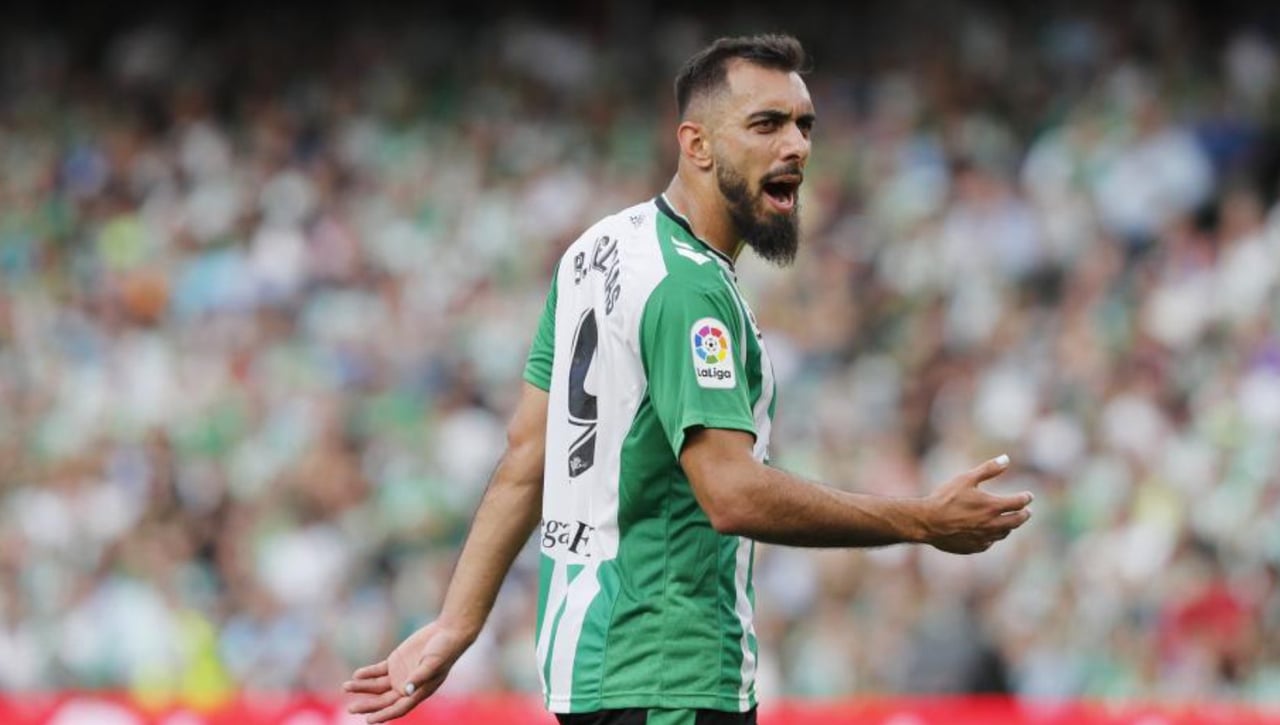 El bético Borja Iglesias, el último intento de los "más listos" de la Premier