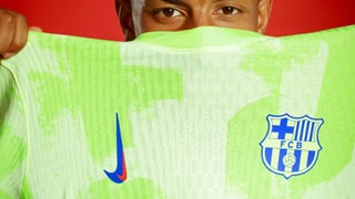 El Barcelona presenta la tercera equipación 24/25 inspirada en el fútbol femenino y la igualdad