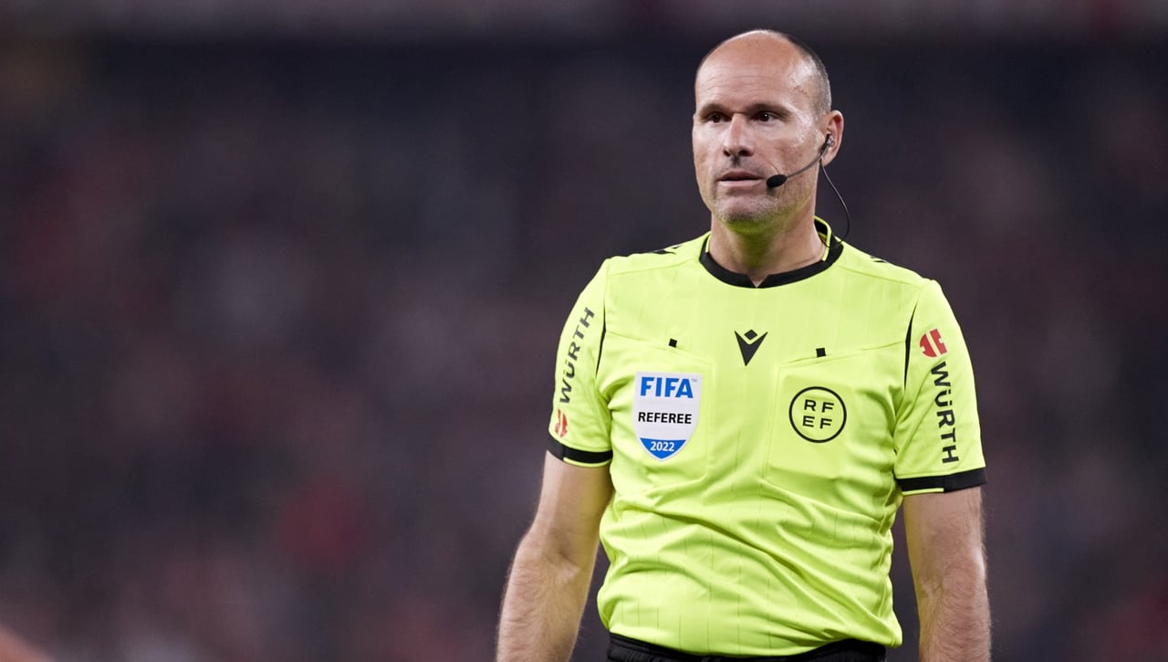 Mateu Lahoz se queda en Qatar y no volverá a España