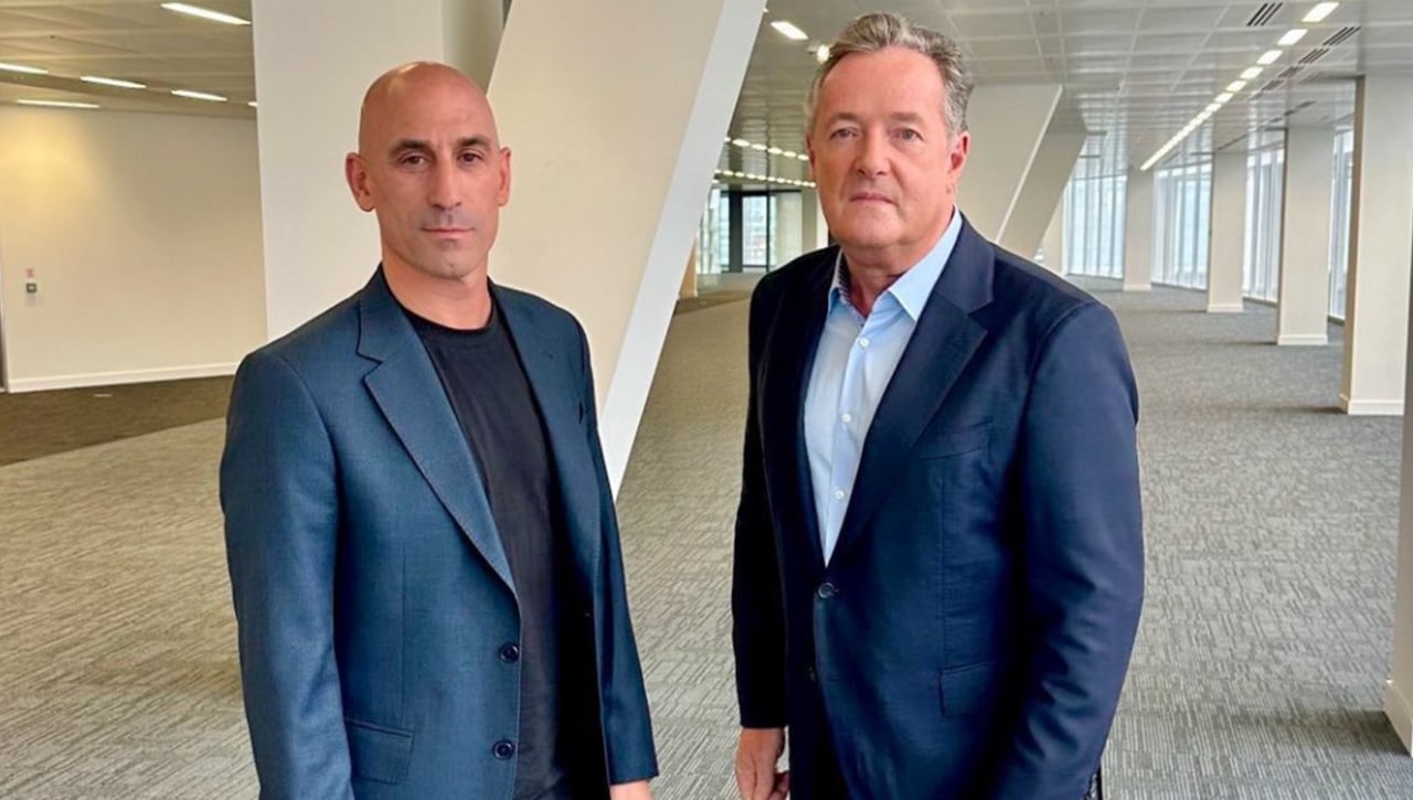¿Quién es Piers Morgan, el elegido por Rubiales para anunciar su dimisión?