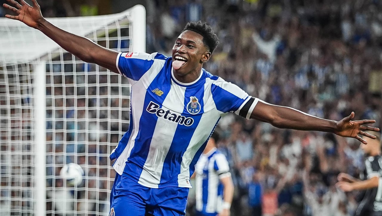 Samu Aghehowa, de nuevo en el escaparate