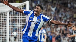 Samu Aghehowa, de nuevo en el escaparate