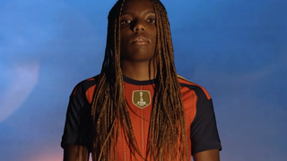 La historia de superación de Edna Imade, la jugadora de la Selección que llegó en patera