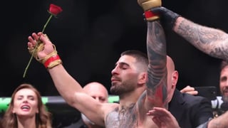 Volkanovski relega a Ilia Topuria