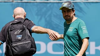 La FIA se lo comunica a Fernando Alonso en Imola