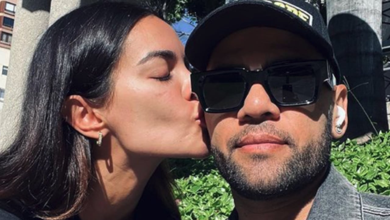 Joana Sanz da la mejor de las noticias a Dani Alves