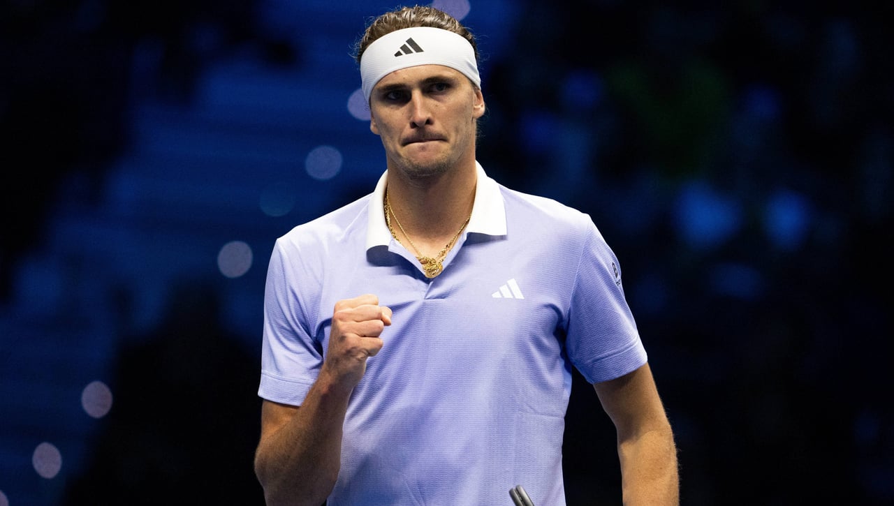 Zverev triunfa en Turín y amenaza a Carlos Alcaraz