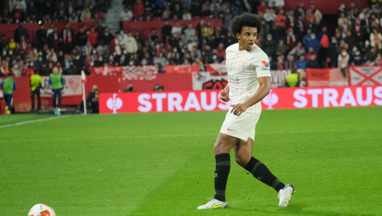 Novedades en el 'caso Koundé: oferta del Chelsea y aviso al Barça; el Sevilla se frota las manos