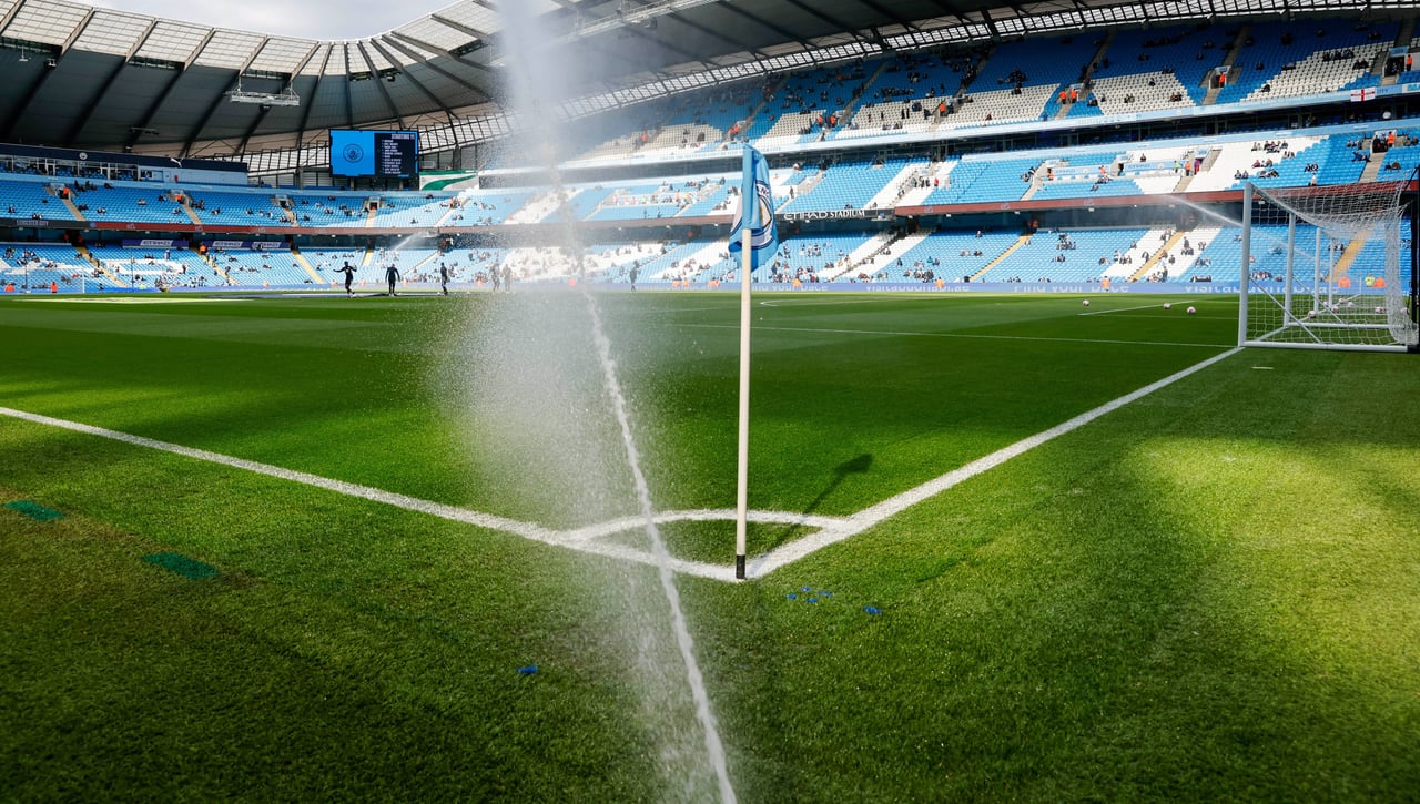 Los tres equipos que tendrán que elegir si dejar ducharse a los jugadores o regar el campo