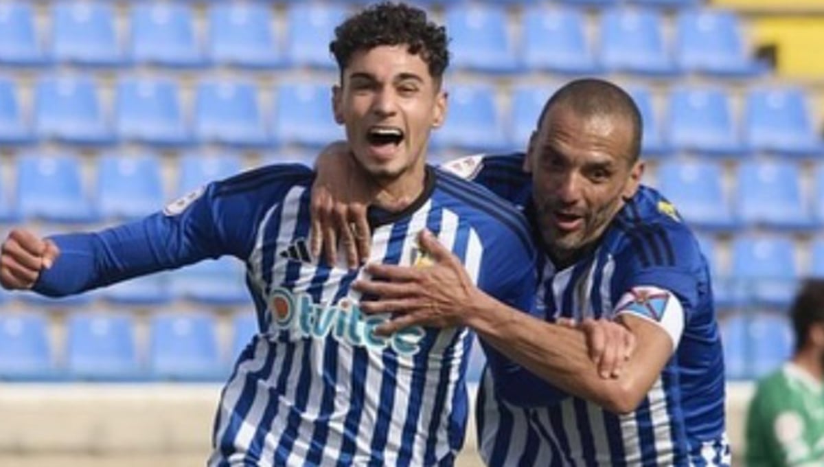 El fichaje de Álex Costa, pendiente de una llamada del Sevilla