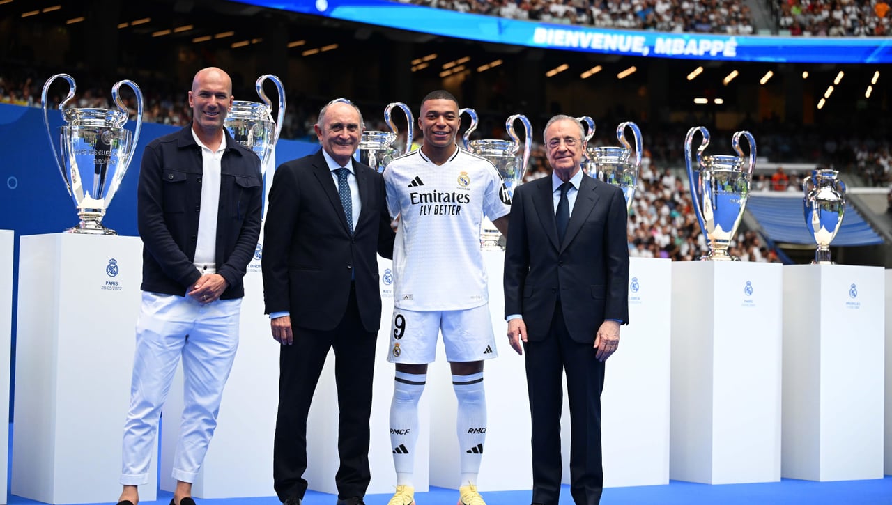 Cope anuncia que Florentino ya tiene nuevo entrenador