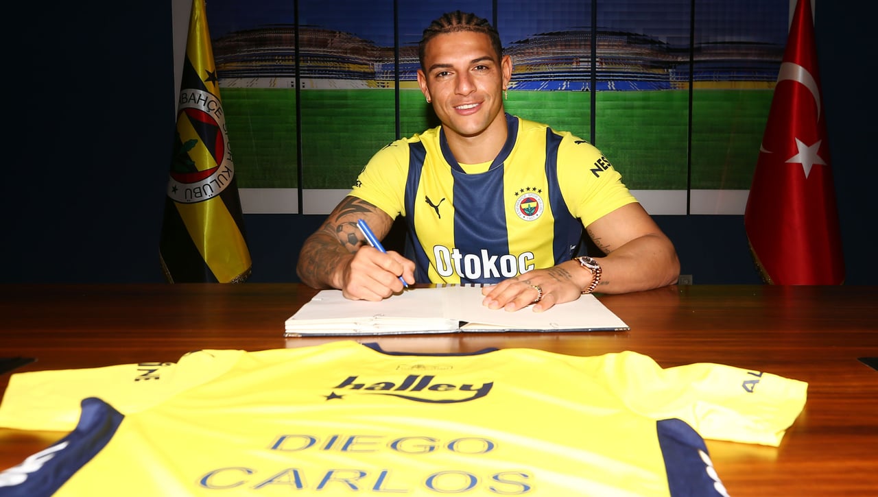 El fichaje de Diego Carlos, abierto