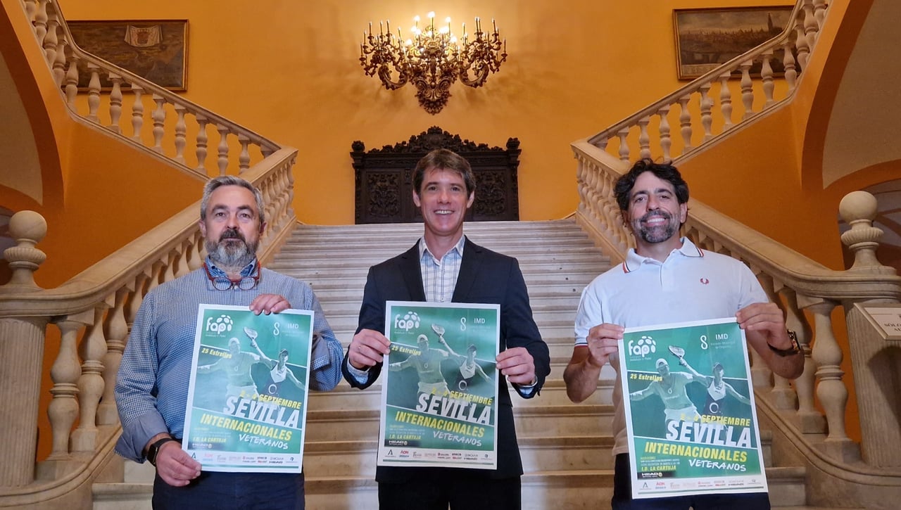 Más de 70 parejas compiten en el Abierto Internacional de Andalucía de pádel