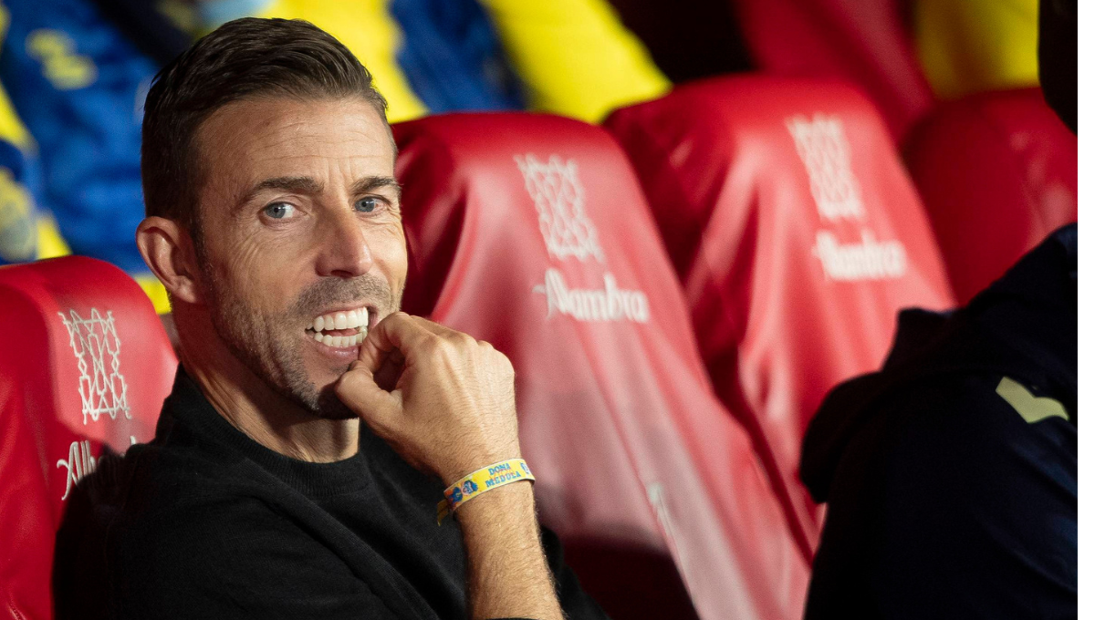 La renovación de Luis García, en el aire