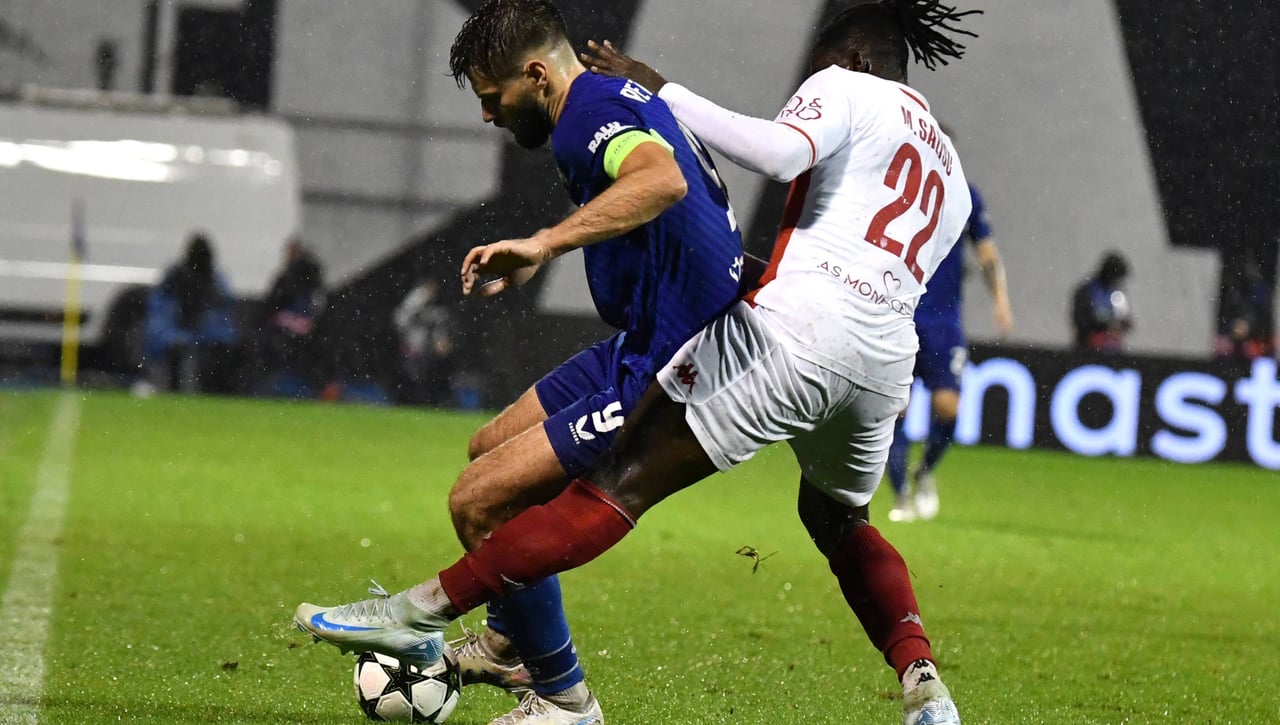 Apuntan a un internacional para la delantera del Alavés