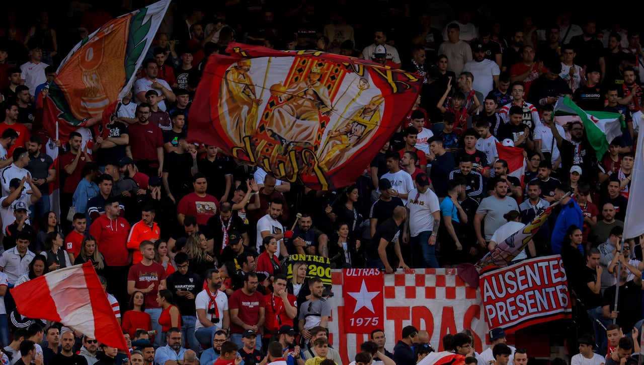 Pese a las críticas y el apretado plazo, el 95% de los socios del Sevilla renueva su abono