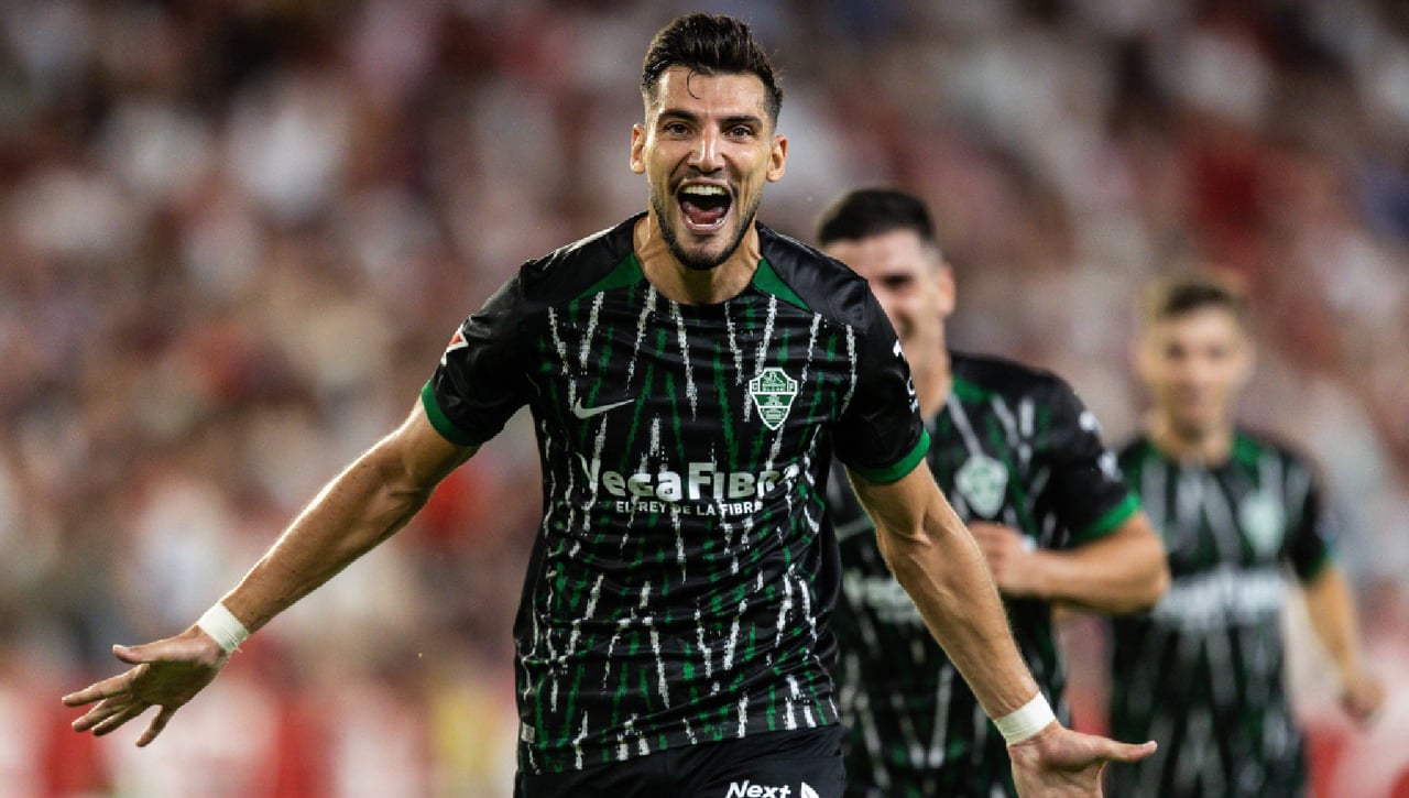 El Elche confía en Rafa Mir tras su procesamiento judicial