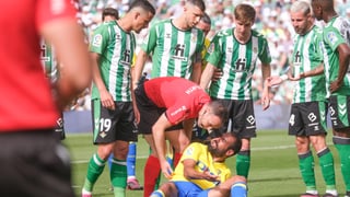 El Betis ya conoce las sanciones a Canales y Aitor Ruibal 