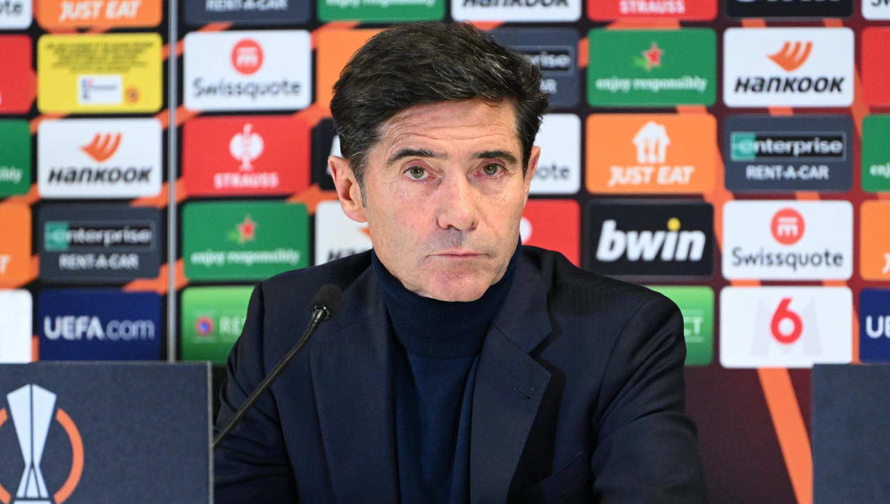 Marcelino avisa con Alberto Moreno en el Villarreal