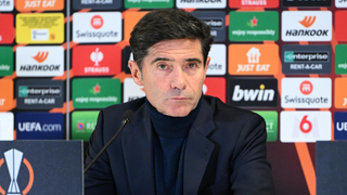 Marcelino avisa con Alberto Moreno en el Villarreal