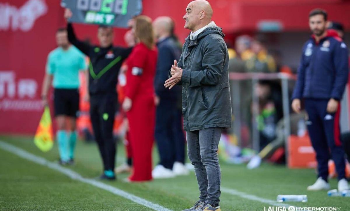 Estallan contra Óscar Gilsanz