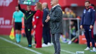 Estallan contra Óscar Gilsanz