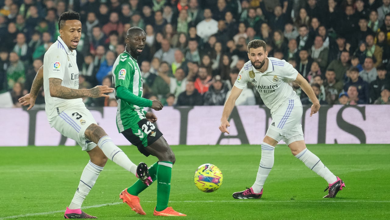 Nacho: "De los que yo he jugado, en el del Betis sí sientes la presión"