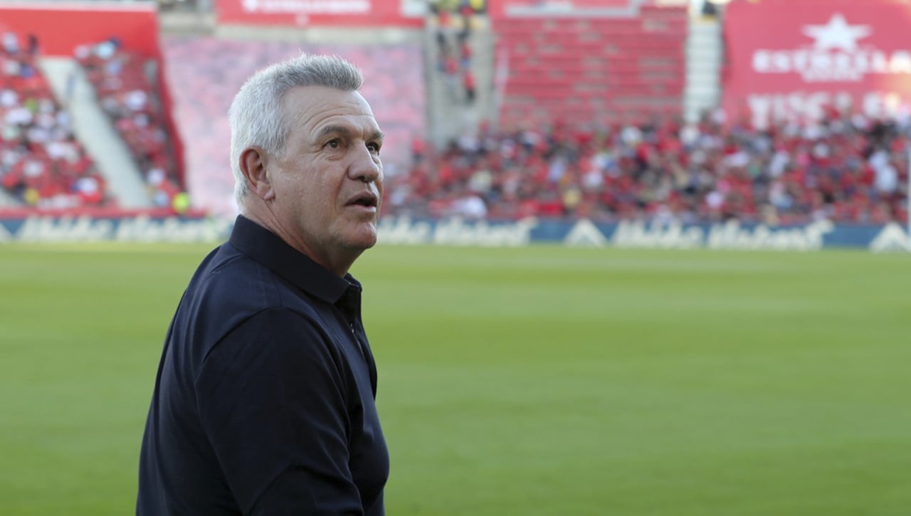 Javier Aguirre la lía en México
