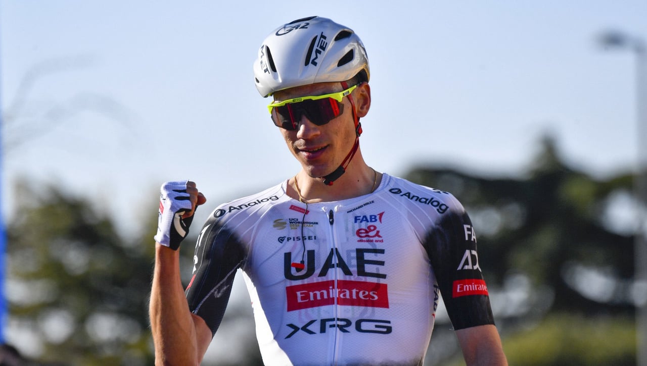 Juan Ayuso da otro golpe sobre la mesa y le manda un mensaje al UAE