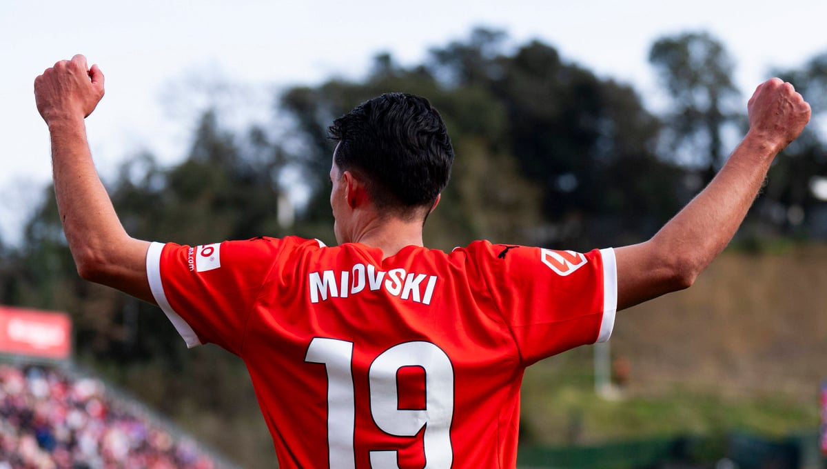 Míchel le abre las puertas a Miovski