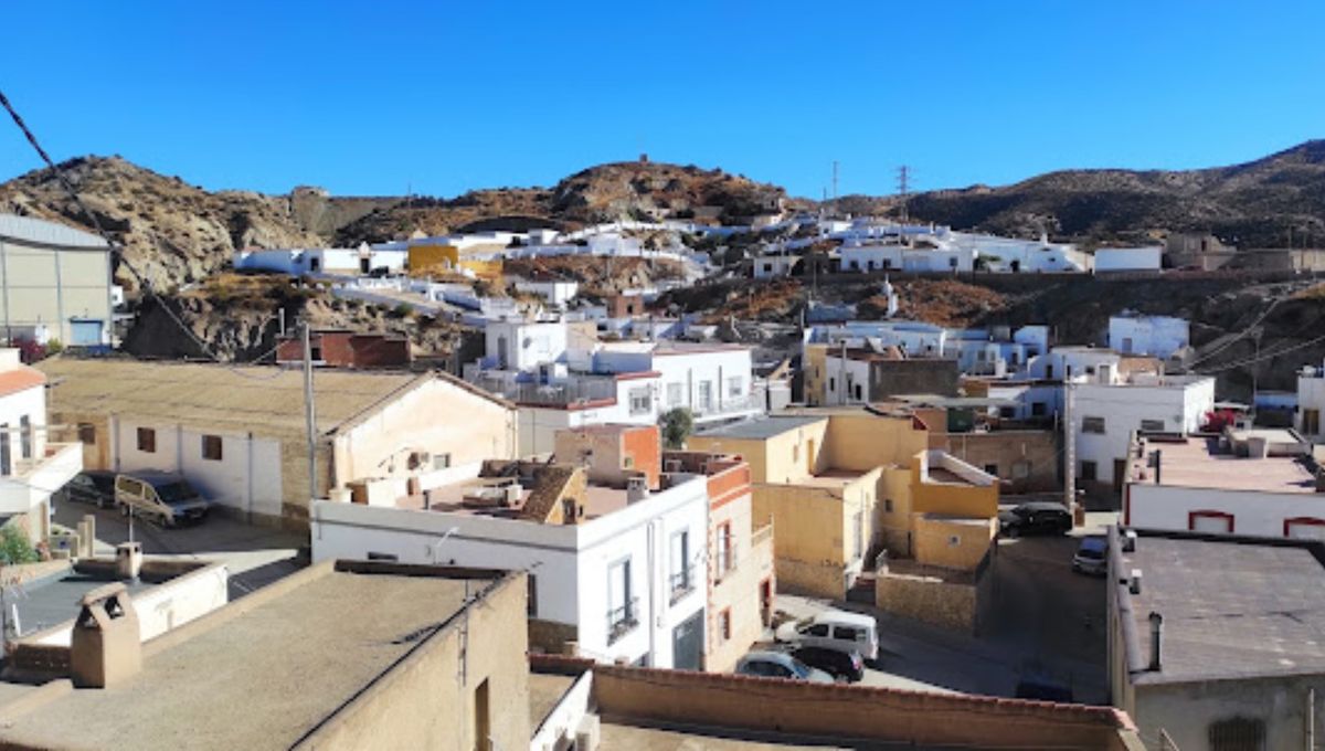 Un pueblo de Almería solicita la amnistía al Gobierno de Sánchez para condonar su deuda