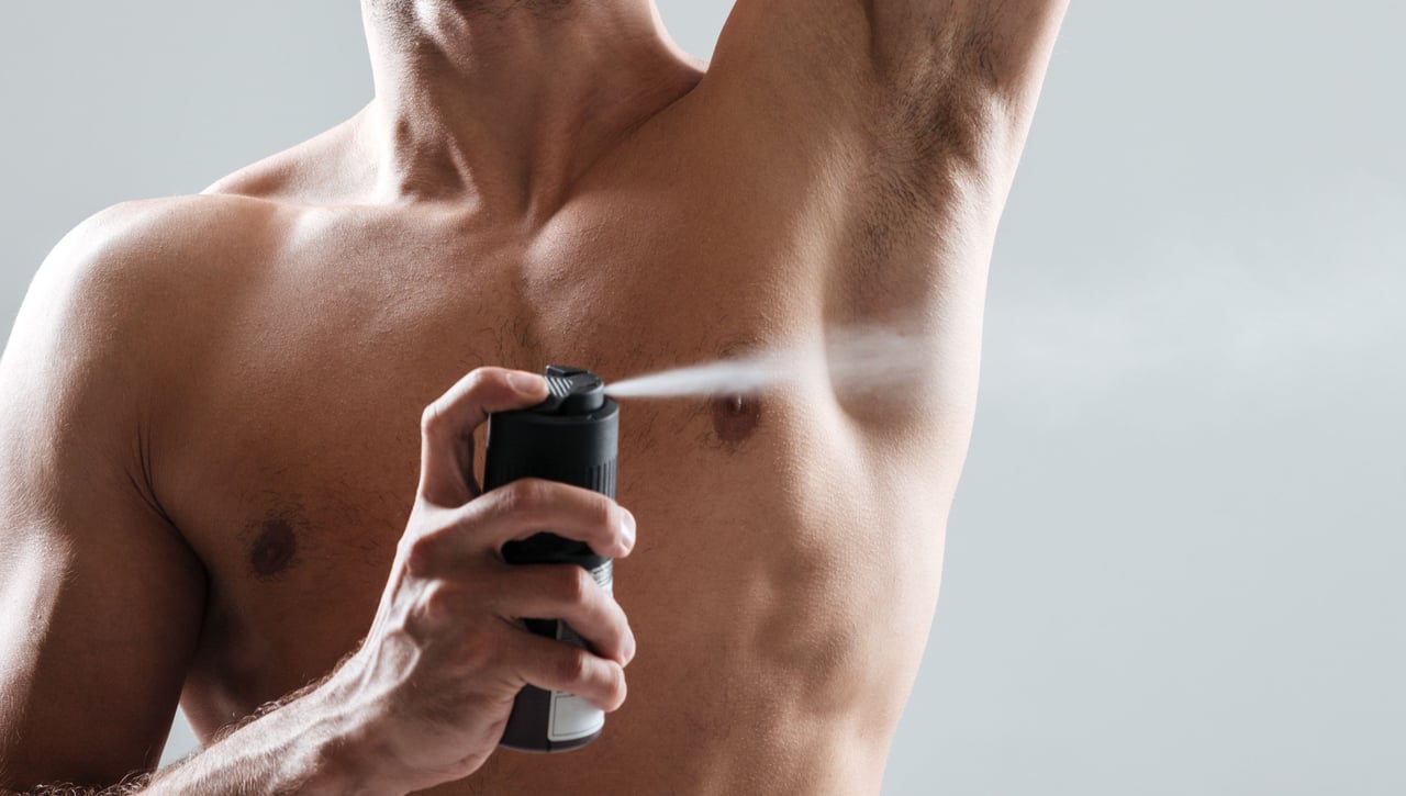 Un farmacéutico sorprende con el mejor momento para usar el desodorante