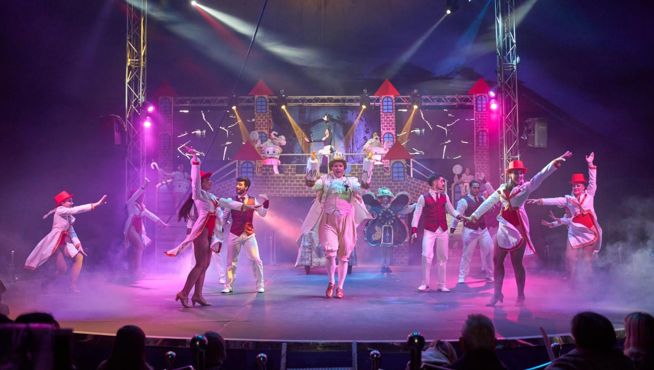 Gran Circo Alaska presenta en exclusiva "La Bella y la Bestia"