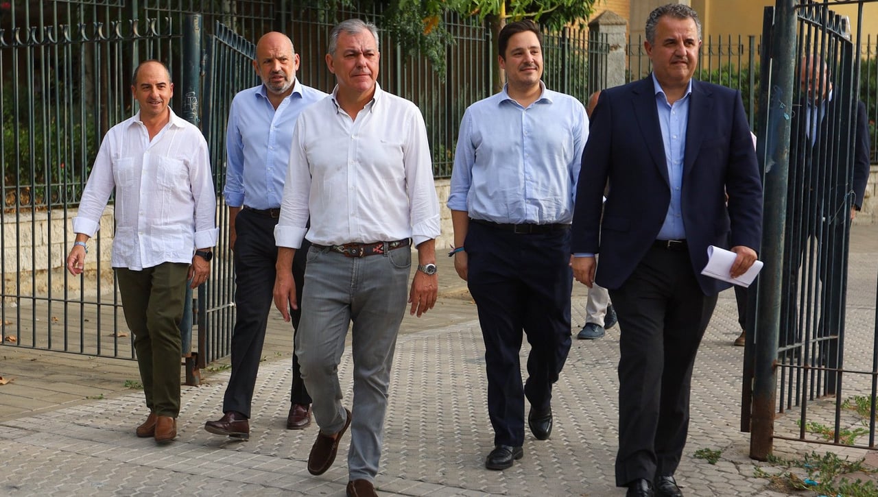 La figura del sereno vuelve a las calles de Sevilla