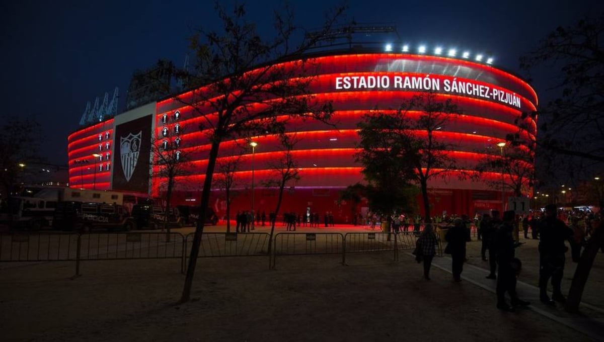 El Sevilla toma medidas para paliar el calor en el partido ante el Valencia