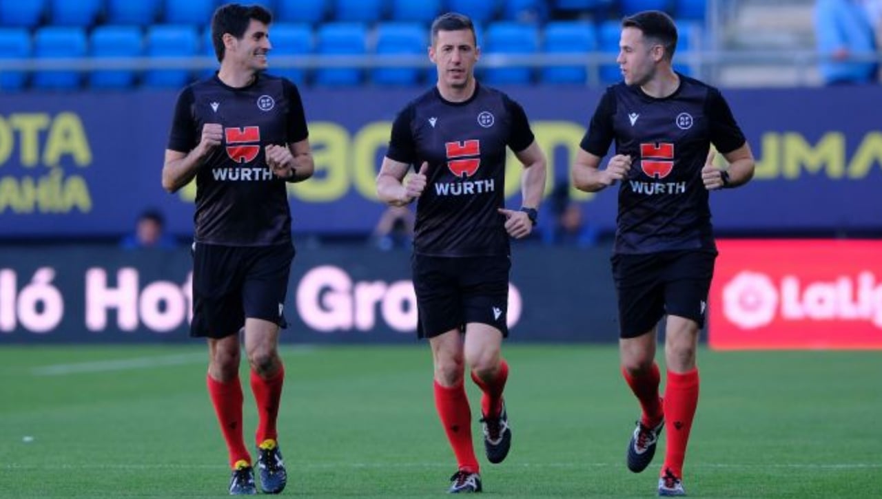 Otra posible sanción para el Sevilla tras el acta redactada por Soto Grado