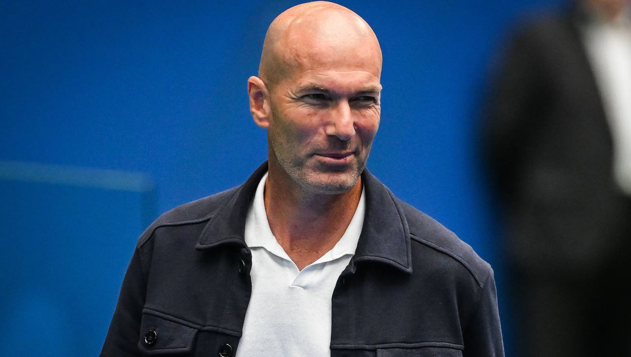 Suena el nombre de Zinédine Zidane