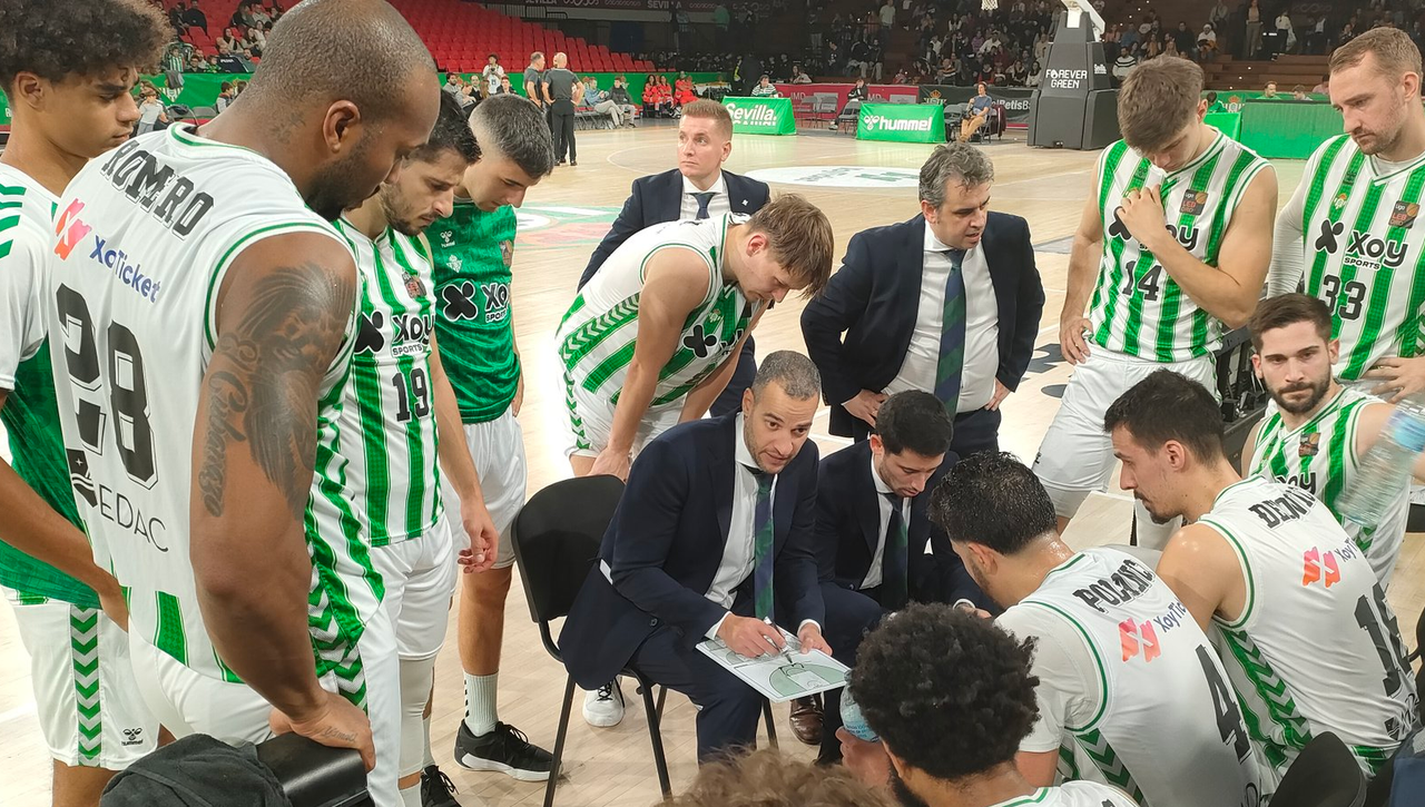 El Betis Baloncesto se la vuelve a pegar en el estreno de Bruno Savignani